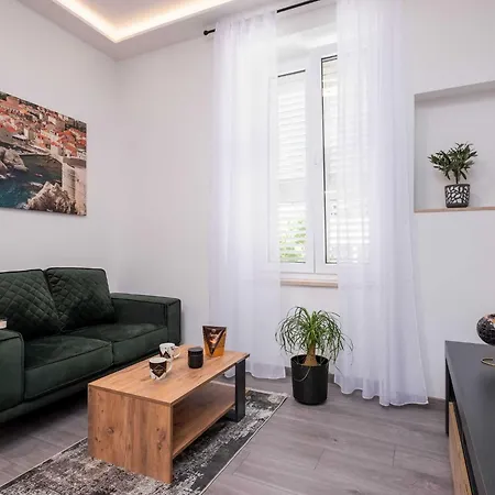 Fantasy - One Bedroom *